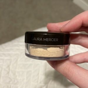 Translucent loose setting powder